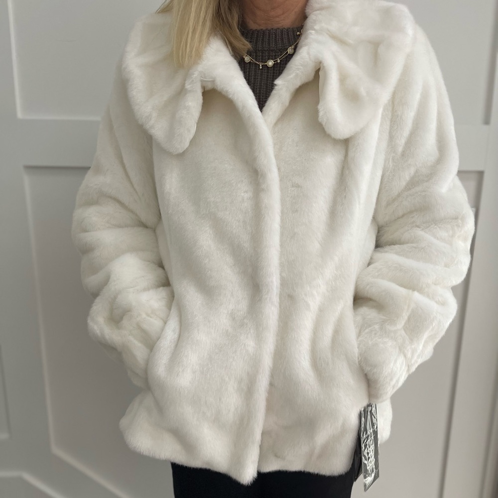 Pamela McCoy White Faux Fur Jacket NWT